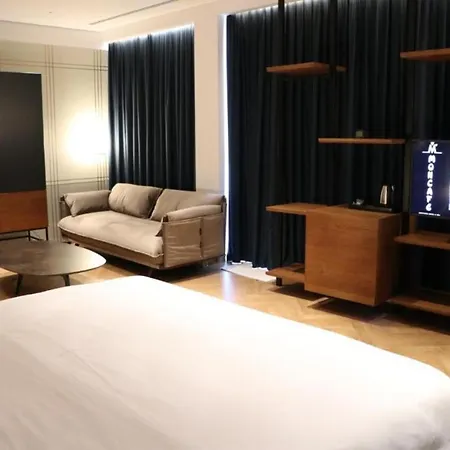 Moncafe Boutique And Ξενοδοχείο Τίρανα